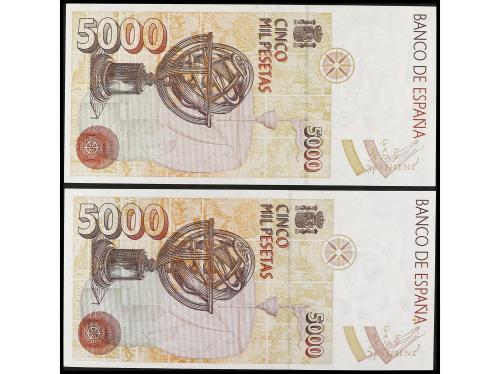 JUAN CARLOS I. Lote 2 billetes 5.000 Pesetas. 12 Octubre 199