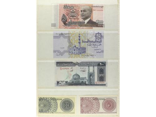 BILLETES EXTRANJEROS. Lote Más de 200 billetes. DIEFRENTES P