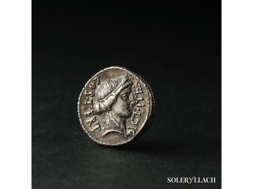 IMPERIO ROMANO. Denario. 46 a.C. JULIO CÉSAR. ÁFRICA. Anv.: 