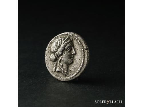 IMPERIO ROMANO. Denario. 47-46 a.C. JULIO CÉSAR. GALIA. Anv.