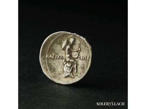 IMPERIO ROMANO. Denario. 32-29 a.C. AUGUSTO. Anv.: Cabeza de