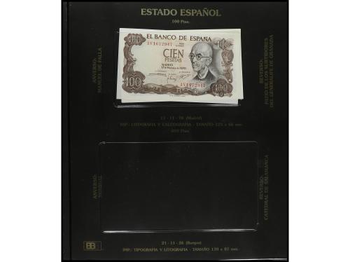 Lote 3 álbums con alrededor 40 billetes 1 Peseta a 5.000 Pes
