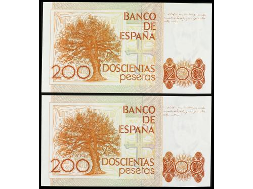 JUAN CARLOS I. Lote 2 billetes 200 Pesetas. 18 Septiembre 19