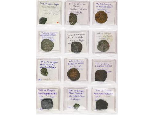TAIFA DE ZARAGOZA. Lote 23 monedas Dirhams o fracciones. Ve.