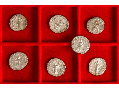 IMPERIO ROMANO. Lote 7 monedas Antoniniano. 249-251 d.C. HER