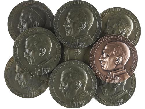 MEDALLAS ESPAÑOLAS. Lote 25 medallas. Siglo XVIII y XIX, 195