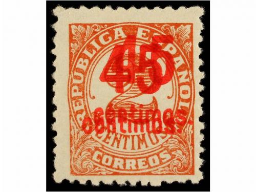 * ESPAÑA. Ed. 743hcca. 45 cts. s. 2 cts. castaño rojo. Dos s
