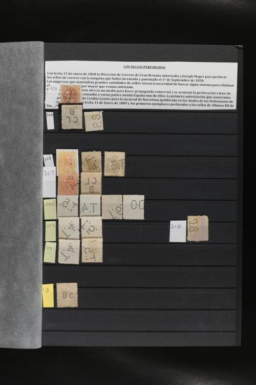 ° ✉ ESPAÑA. PERFORADOS (PERFINS). Colección de 1880 a 1980. 