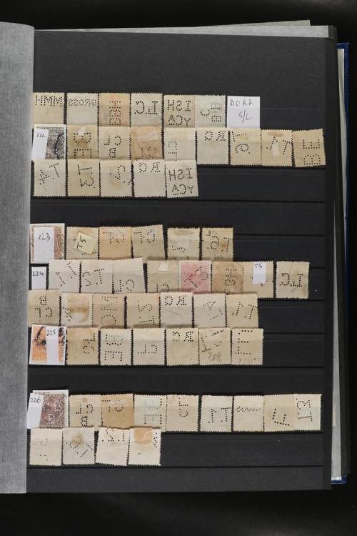 ° ✉ ESPAÑA. PERFORADOS (PERFINS). Colección de 1880 a 1980. 