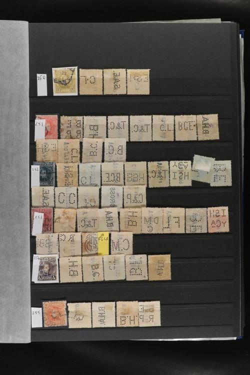 ° ✉ ESPAÑA. PERFORADOS (PERFINS). Colección de 1880 a 1980. 