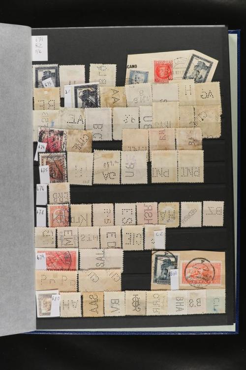 ° ✉ ESPAÑA. PERFORADOS (PERFINS). Colección de 1880 a 1980. 