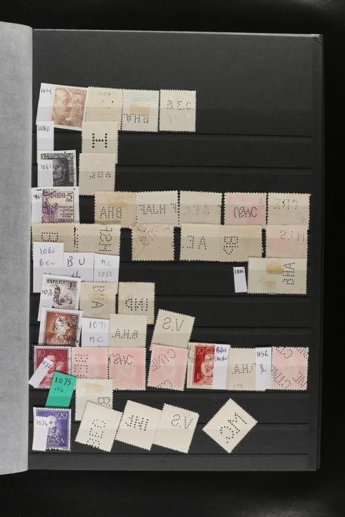 ° ✉ ESPAÑA. PERFORADOS (PERFINS). Colección de 1880 a 1980. 