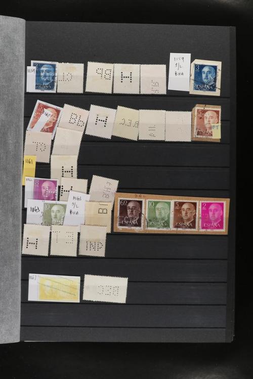° ✉ ESPAÑA. PERFORADOS (PERFINS). Colección de 1880 a 1980. 