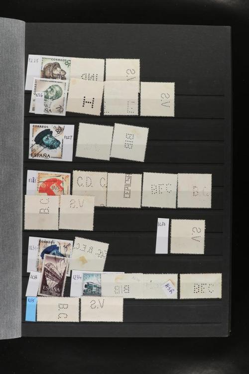 ° ✉ ESPAÑA. PERFORADOS (PERFINS). Colección de 1880 a 1980. 