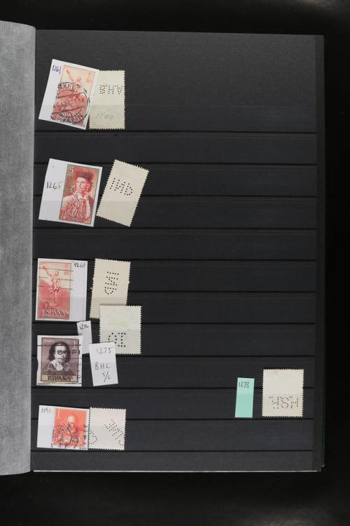 ° ✉ ESPAÑA. PERFORADOS (PERFINS). Colección de 1880 a 1980. 