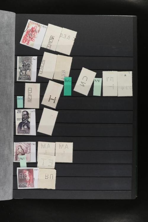 ° ✉ ESPAÑA. PERFORADOS (PERFINS). Colección de 1880 a 1980. 