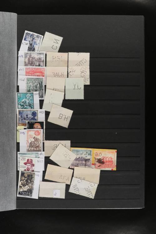° ✉ ESPAÑA. PERFORADOS (PERFINS). Colección de 1880 a 1980. 