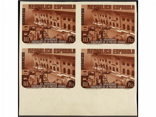 ** ESPAÑA. Ed. 695/710s (4). SERIE COMPLETA en bloques de cu