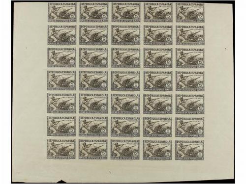 ** ESPAÑA. Ed. 752s (50), 792s (45). 5 cts. castaño, bloque 