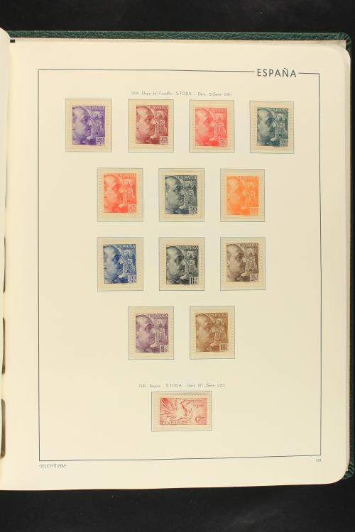 LOTES y COLECCIONES. ESPAÑA. Colección de 1900 a 1949 en dos