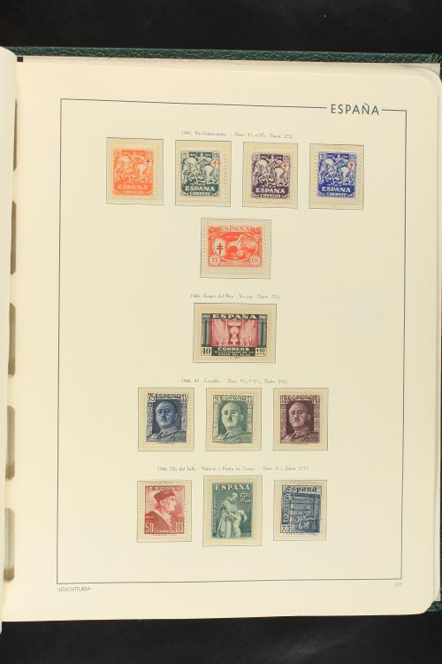 LOTES y COLECCIONES. ESPAÑA. Colección de 1900 a 1949 en dos