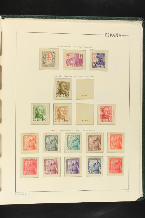 LOTES y COLECCIONES. ESPAÑA. Colección de 1900 a 1949 en dos