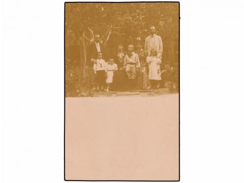 ✉ ESPAÑA. Ed. 31. 10 cts. carmín, al dorso fotografía famili