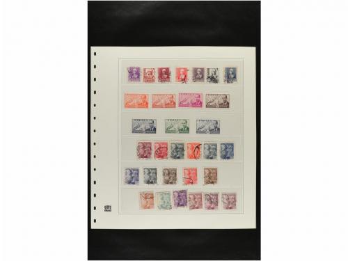 LOTES y COLECCIONES. ESPAÑA. Hojas de album conteniendo vari