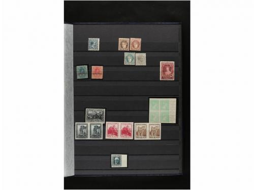 LOTES y COLECCIONES. ESPAÑA. Clasificador con sellos nuevos 