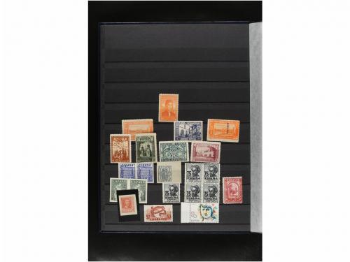 LOTES y COLECCIONES. ESPAÑA. Clasificador con sellos nuevos 