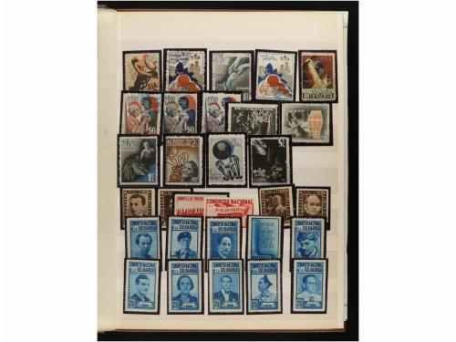 LOTES y COLECCIONES. VIÑETAS GUERRA CIVIL. Clasificador con 