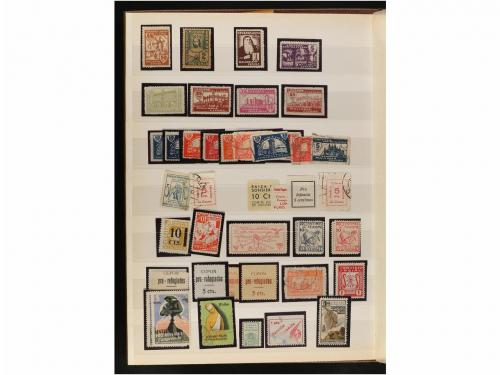 LOTES y COLECCIONES. VIÑETAS GUERRA CIVIL. Clasificador con 