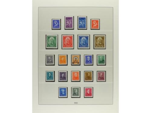 LOTES y COLECCIONES. HUNGRÍA. Colección montada en 2 álbumes