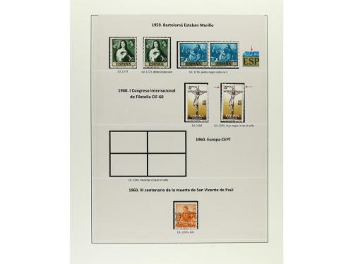 ESPAÑA. EMISIONES DE 1958 a 1960.Nueve páginas de álbum con 