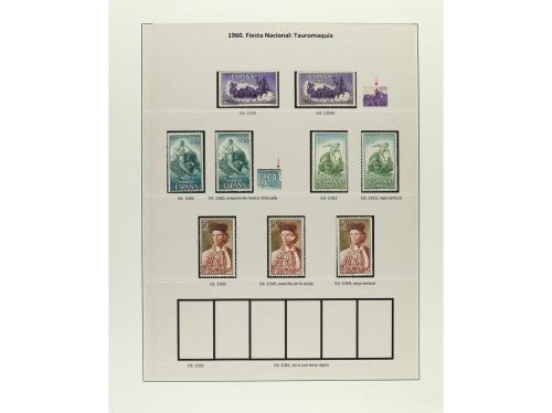 ESPAÑA. EMISIONES DE 1958 a 1960.Nueve páginas de álbum con 