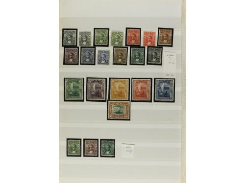 LOTES y COLECCIONES. MUNDIAL. Pequeña colección en clasifica