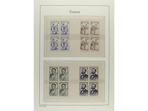 FRANCIA. CARNETS CRUZ ROJA. Colección de 1952 a 1983 complet