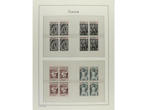 FRANCIA. CARNETS CRUZ ROJA. Colección de 1952 a 1983 complet