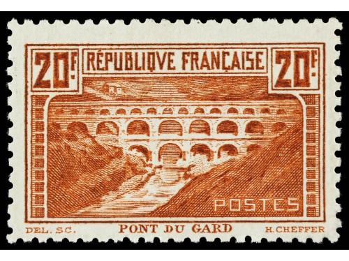 * FRANCIA. Yv. 262, 262A y 262B. PONT DU GARD. 3 sellos, tip
