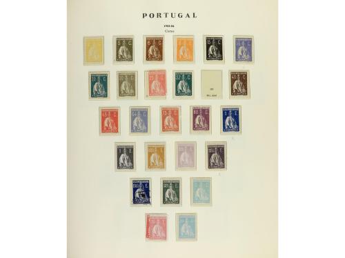 LOTES y COLECCIONES. PORTUGAL. Colección en 2 álbumes de 185