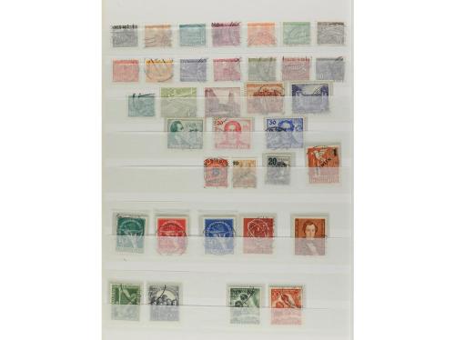 LOTES y COLECCIONES. BERLÍN. Colección en clasificador de 19
