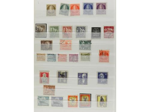 LOTES y COLECCIONES. BERLÍN. Colección en clasificador de 19