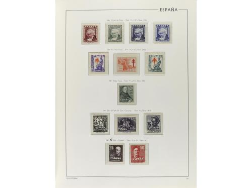 LOTES y COLECCIONES. ESPAÑA. Colección en 4 álbumes Faro de 