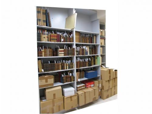 LIBRO. CONJUNTO DE MÁS DE 500 OBRAS. Pequeña biblioteca que