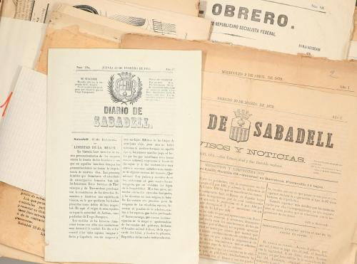 1855-1888. REVISTA. (LOTE DE CONJUNTO). CAJA CON REVISTAS Y 