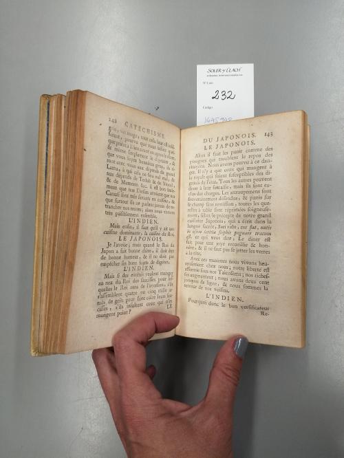 1765. LIBRO. (FILOSOFÓA-ILUSTRACIÓN). [VOLTAIRE:]. DICTIONN