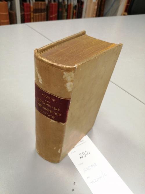 1765. LIBRO. (FILOSOFÓA-ILUSTRACIÓN). [VOLTAIRE:]. DICTIONN