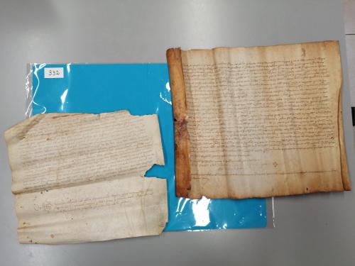 1377 y 1397. MANUSCRITO. LOTE DE DOS PERGAMINOS MANUSCRITOS 