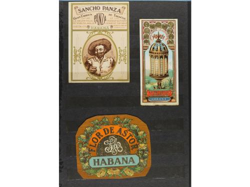 1910 ca. COLECCIONISMO. ÁLBUM CON VITOLAS Y MARQUILLAS. Pequ