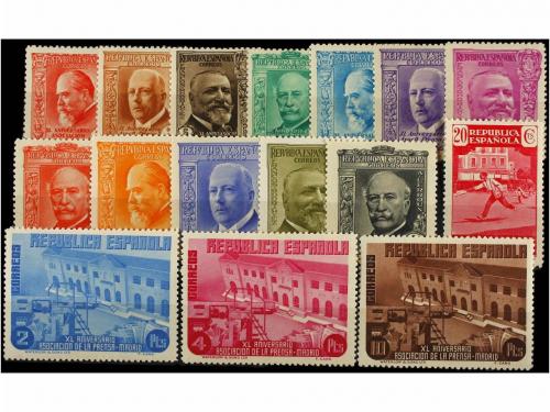 ** ESPAÑA. Ed. 695/710. SERIE COMPLETA. LUJO. Cat. 94&euro;. 